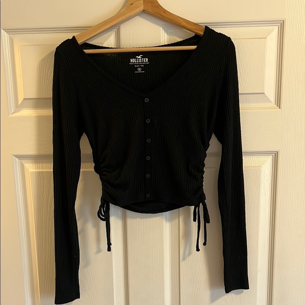 Black Ruched Crop Button Down Top